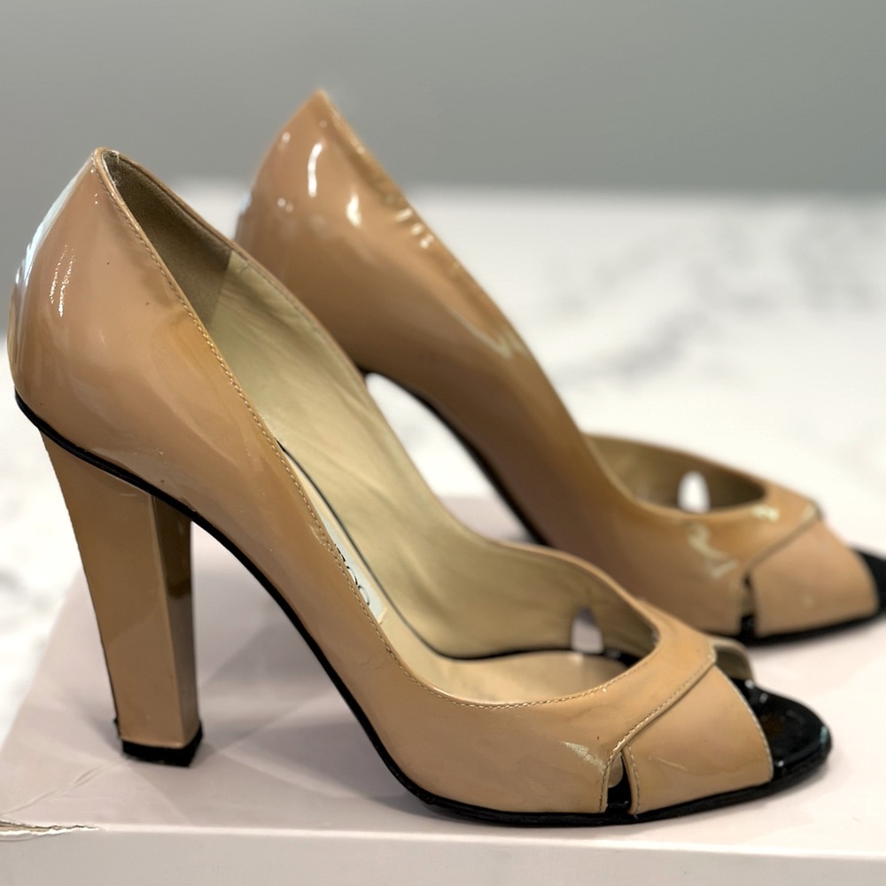Jimmy Choo nude and black patent leather peep toe heel women size 36.5 (6.5m)